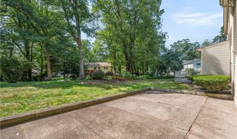 1 Rocky Crest Rd, Cumberland, RI 02864