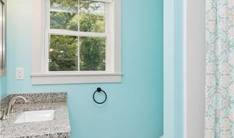 12 Park Ave 13, Narragansett, RI 02882