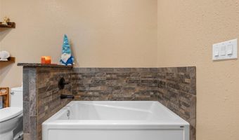 7572 Best Ln, Alhambra, IL 62001