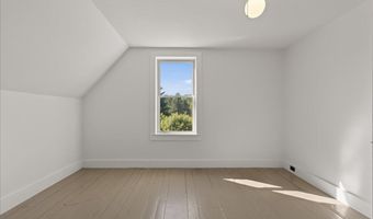 18 Cobb Rd, Belfast, ME 04915