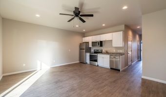 318 11TH St, Bandon, OR 97411