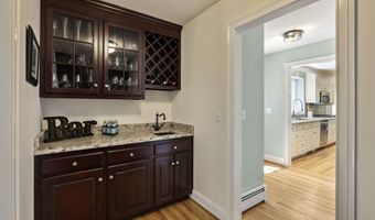 16 Cider Mill Rd, Burlington, CT 06013