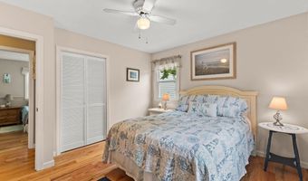 8 Stackpole Cir, Bourne, MA 02532