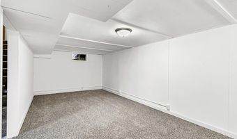 956 HILLCREST Rd, Cheyenne, WY 82009