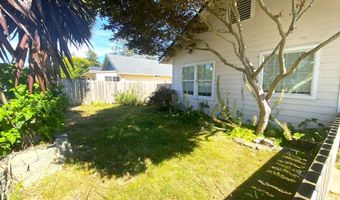 543 SPRUCE St, Brookings, OR 97415