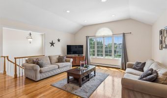 62 Crosby Ave, Albertson, NY 11507