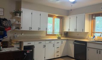 331 S 4th St, Akron, IA 51001