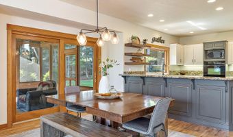 550 Crowson Rd, Ashland, OR 97520