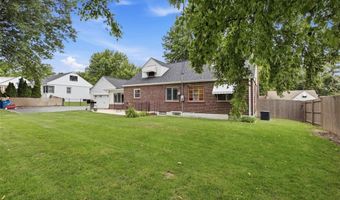 9860 Berwick Dr, Affton, MO 63123