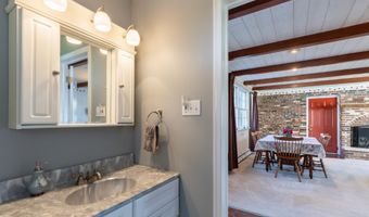 35 Maple Ave, Villas, NJ 08251