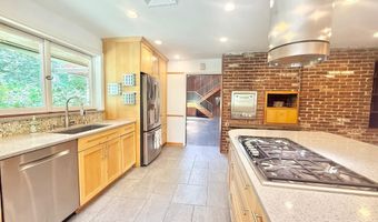 6819 SELKIRK, Bethesda, MD 20817