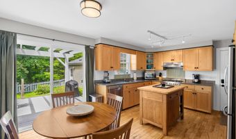 1486 Washington St, Bath, ME 04530