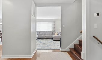 6812 LAMP POST Ln, Alexandria, VA 22306