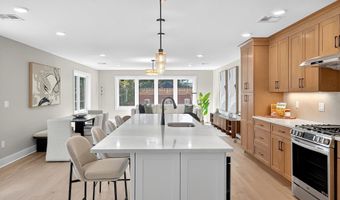 29 W 9TH St, Bayonne, NJ 07002