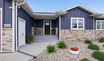 1209 Kettering Dr, Aberdeen, SD 57401