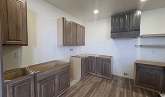 38515 129th St, Aberdeen, SD 57401