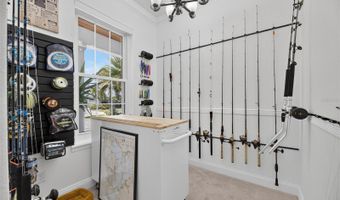 713 ISLEBAY Dr, Apollo Beach, FL 33572