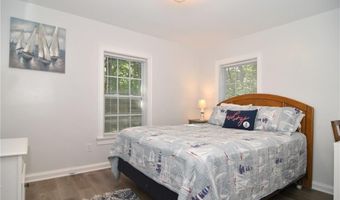 194 S Pier Rd, Narragansett, RI 02882