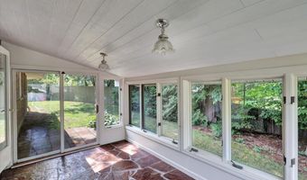 73 South St, Burlington, VT 05401