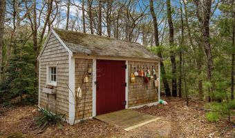 61 Old Phinneys Ln, Barnstable, MA 02630