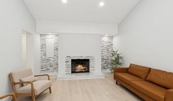 1220 E Rockwell St, Arlington Heights, IL 60005