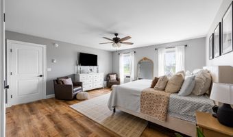 26 Knoll Crest Dr, Bangor, ME 04401