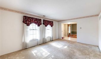 707 Bitterfield Dr, Ballwin, MO 63011