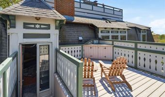 6 Howe Ave 8, Newport, RI 02840
