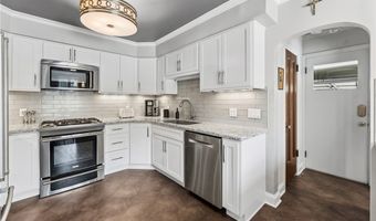 70 S Meadowcroft Dr, Akron, OH 44313