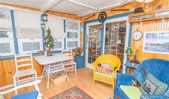 105 Fordson Ave, Cranston, RI 02910