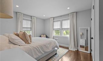 18 Sylvan Ter, Newport, RI 02840