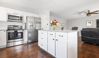 303 Oakfield Dr, Ballwin, MO 63021