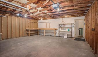 1004 Thomas Dr NE, Alexandria, MN 56308