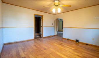 300 N Harshbarger St, Abingdon, IL 61410
