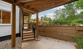 2050 Camelot Rd, Ann Arbor, MI 48104