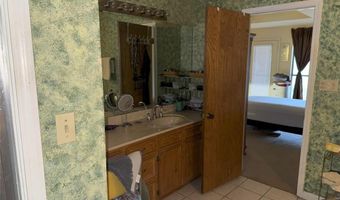 522 Twin Point Dr, Benton, LA 71006