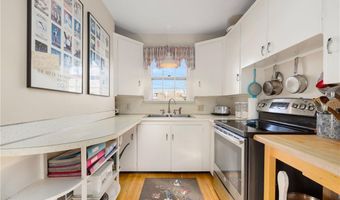 9 White Ter, Middletown, RI 02842