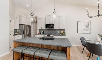 2516 E Chestnut Trl, Brandon, SD 57005