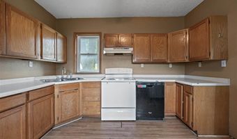 102 W Walnut St, Anamosa, IA 52205