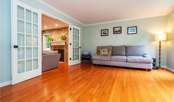 7 Wickham Rd, North Kingstown, RI 02852
