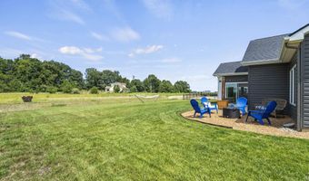 5279 Greyson Heights Dr, Auburn, IN 46706