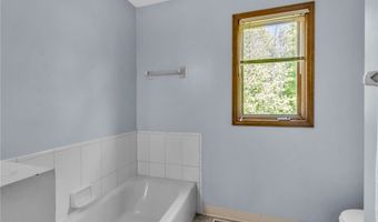 113 Meadow Spring Ln, Amherst, NY 14051