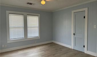 511 W Highland Ave, Aransas Pass, TX 78336