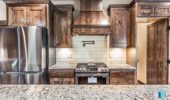 2816 E Sunflower Cir, Brandon, SD 57005