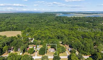 16 Robin Way, Beaufort, SC 29907