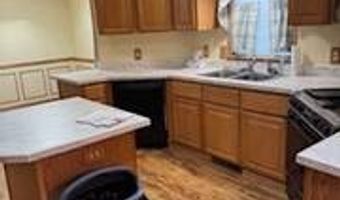9 Valley Rd, Douglas, WY 82633