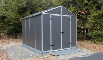 183 Skyline Rd, Bangor, ME 04401