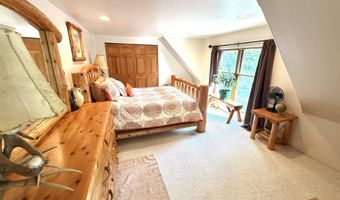 5912 5 Mile Pt Rd, Allouez, MI 49805