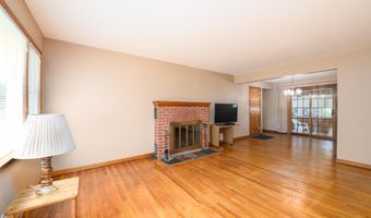 570 Garfield Ave, Belford, NJ 07718