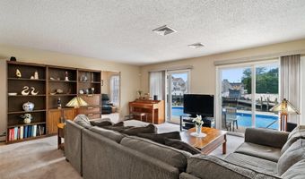 54 Storm Jib Ct, Bayville, NJ 08721